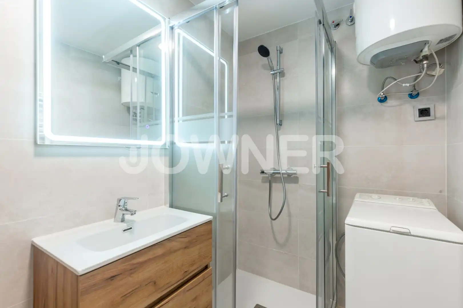 Baño de Estudio de alquiler en Madrid con Aire acondicionado, Calefacción y Horno
