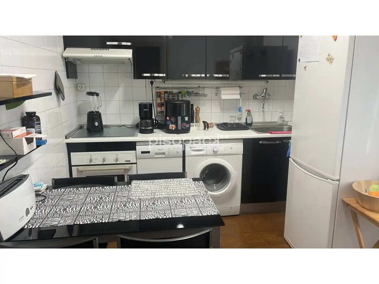 Küche von Wohnung zum Verkauf in  Pamplona / Iruña mit Heizung, Parkett und Balkon