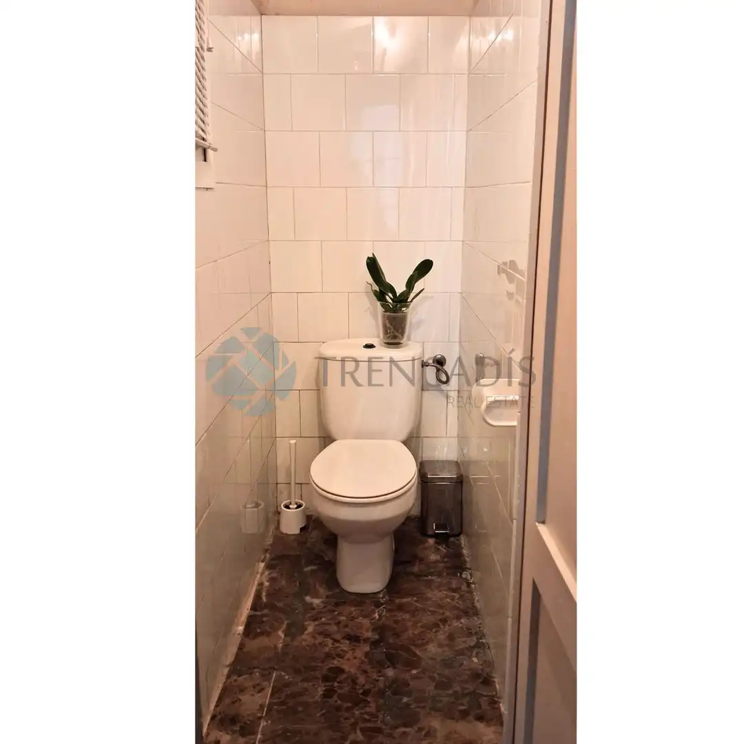 Bathroom of Commercial properties for sale in L'Eixample