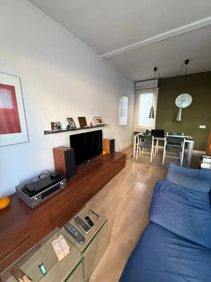 Sala de estar de Piso en venta en L'Hospitalet de Llobregat con Balcón