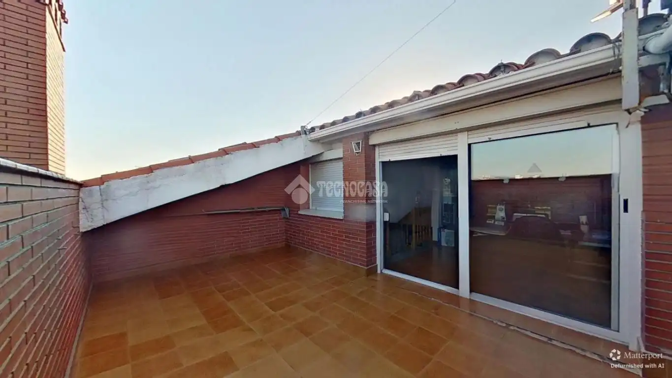 Terrassa de Casa adosada en venda en Barberà del Vallès amb Aire condicionat, Calefacció i Terrassa