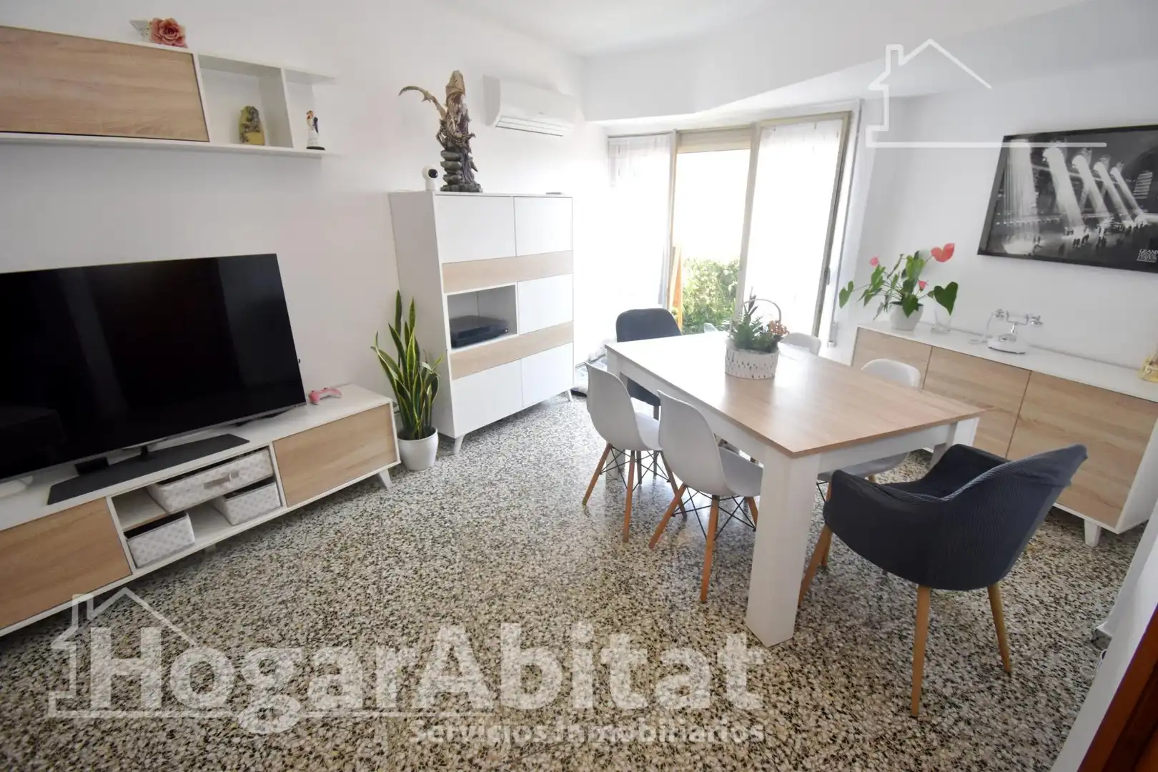 Living room of Flat for sale in Castellón de la Plana / Castelló de la Plana  with Air Conditioner, Heating and Furnished