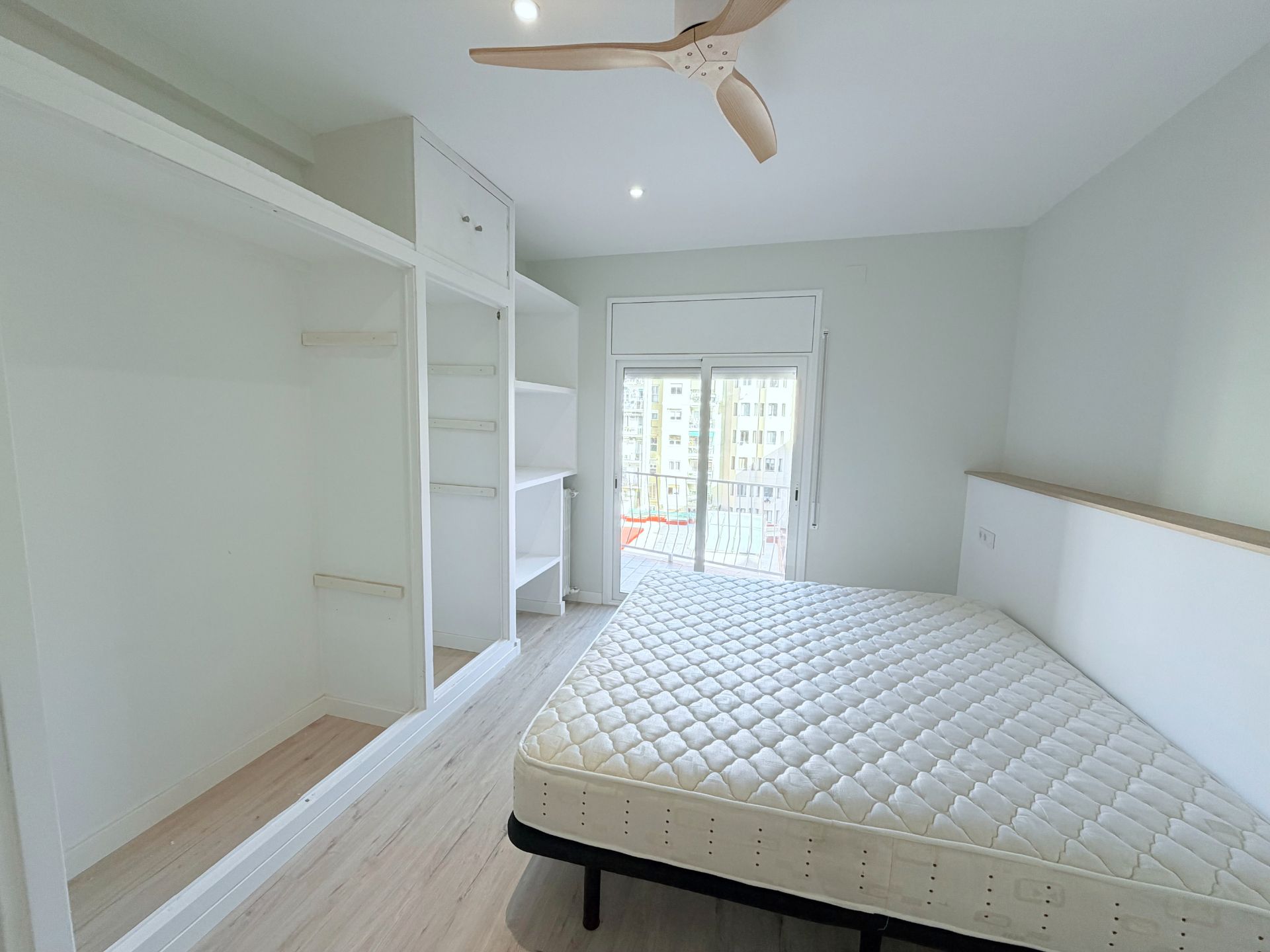 Pis en venda a Carrer de Viladomat, La Nova Esquerra de l'Eixample, Eixample