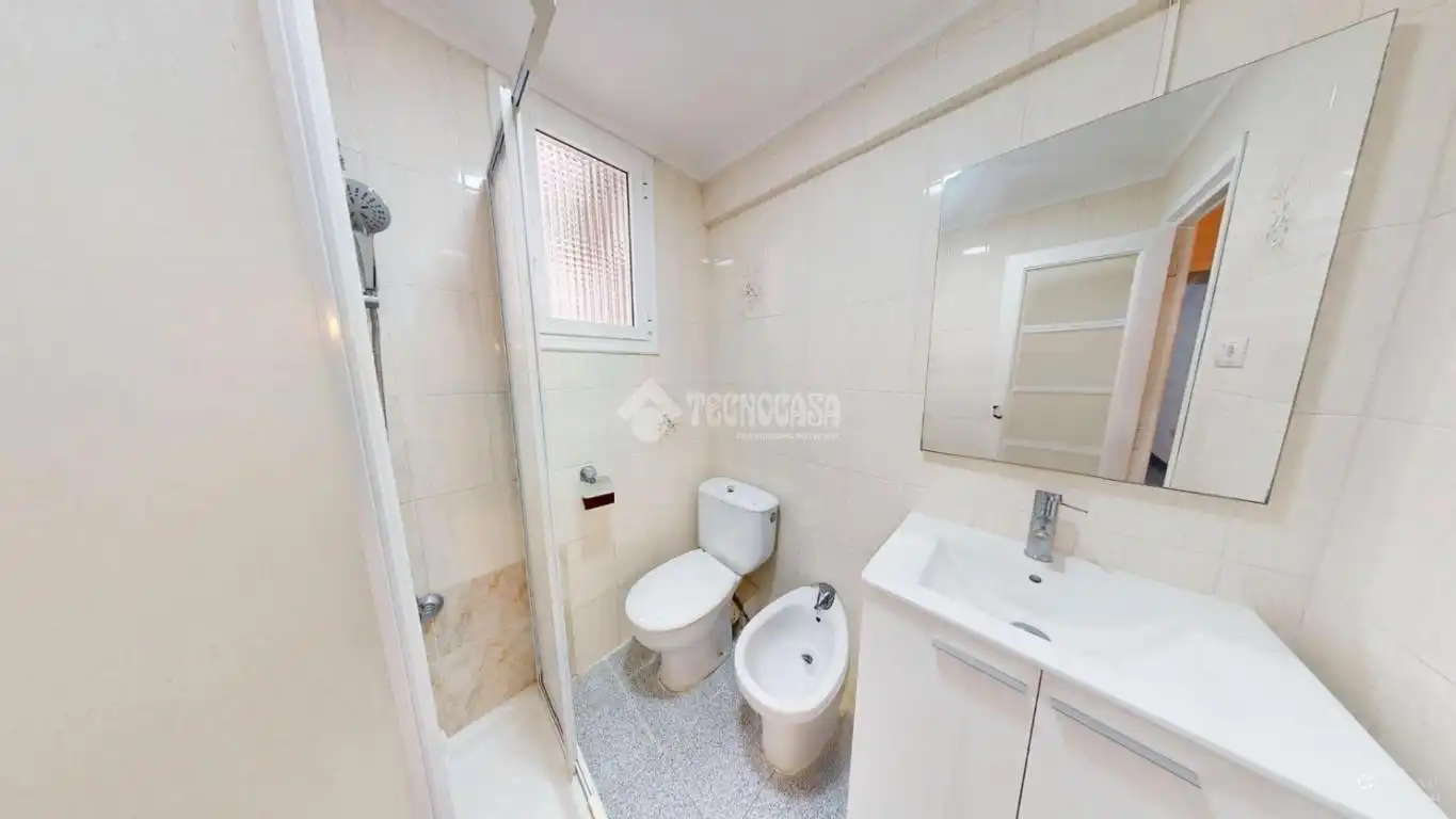 Baño de Piso en venta en Valencia con Balcón