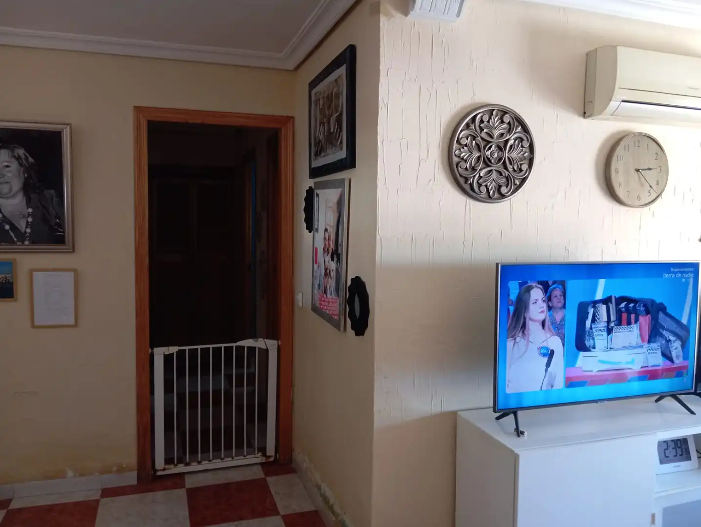 Flat for sale in Sevilla  with Air Conditioner, Private garden and Furnished
