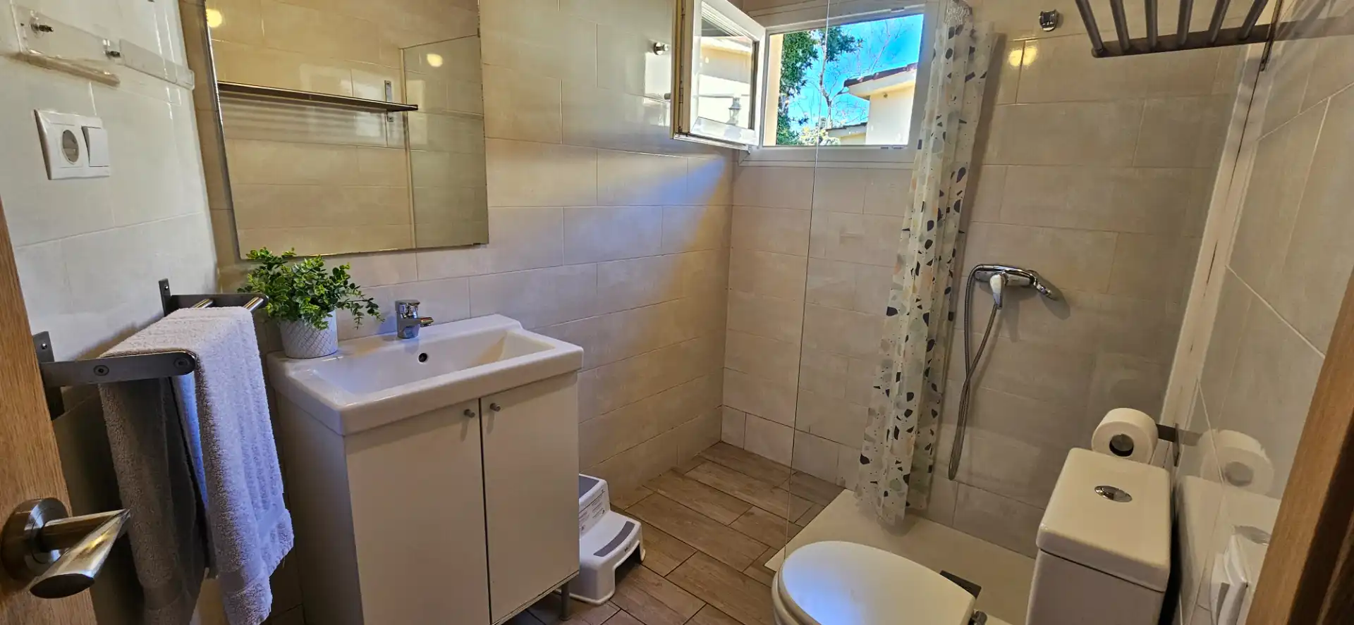 Bathroom of Country homes for sale in El Catllar   with Air Conditioner, Heating and Private garden