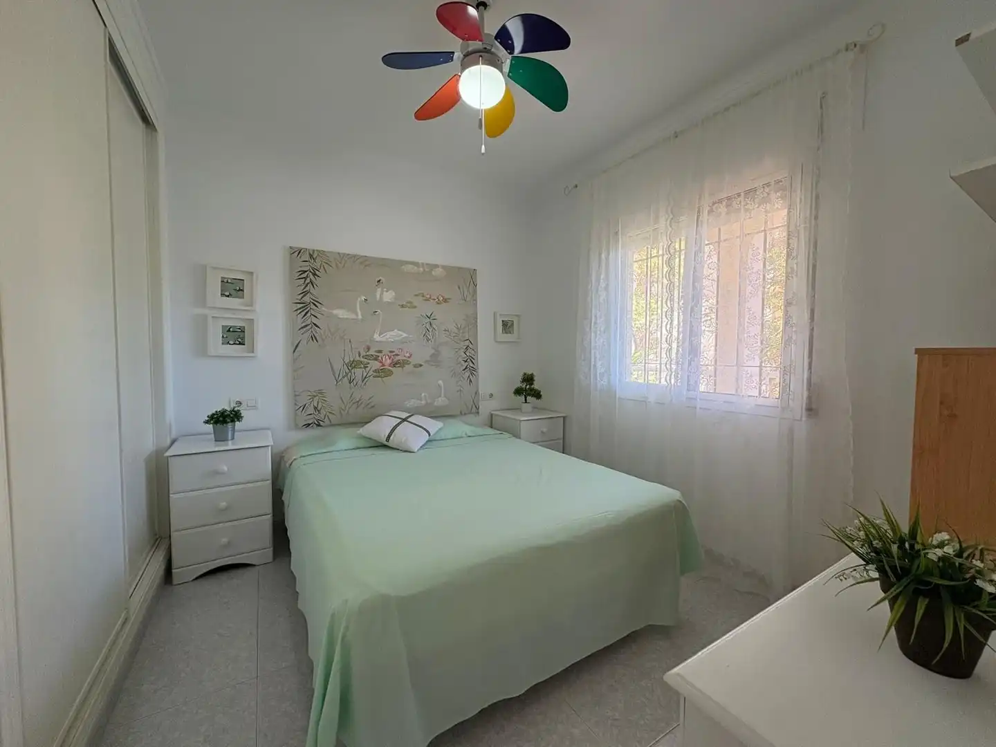Dormitori de Apartament de lloguer en Torrox amb Terrassa i Piscina comunitària