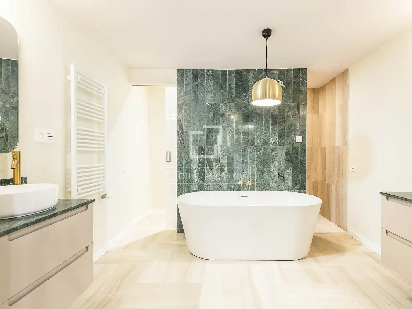 Baño de Piso en venta en Barcelona con Aire acondicionado y Terraza