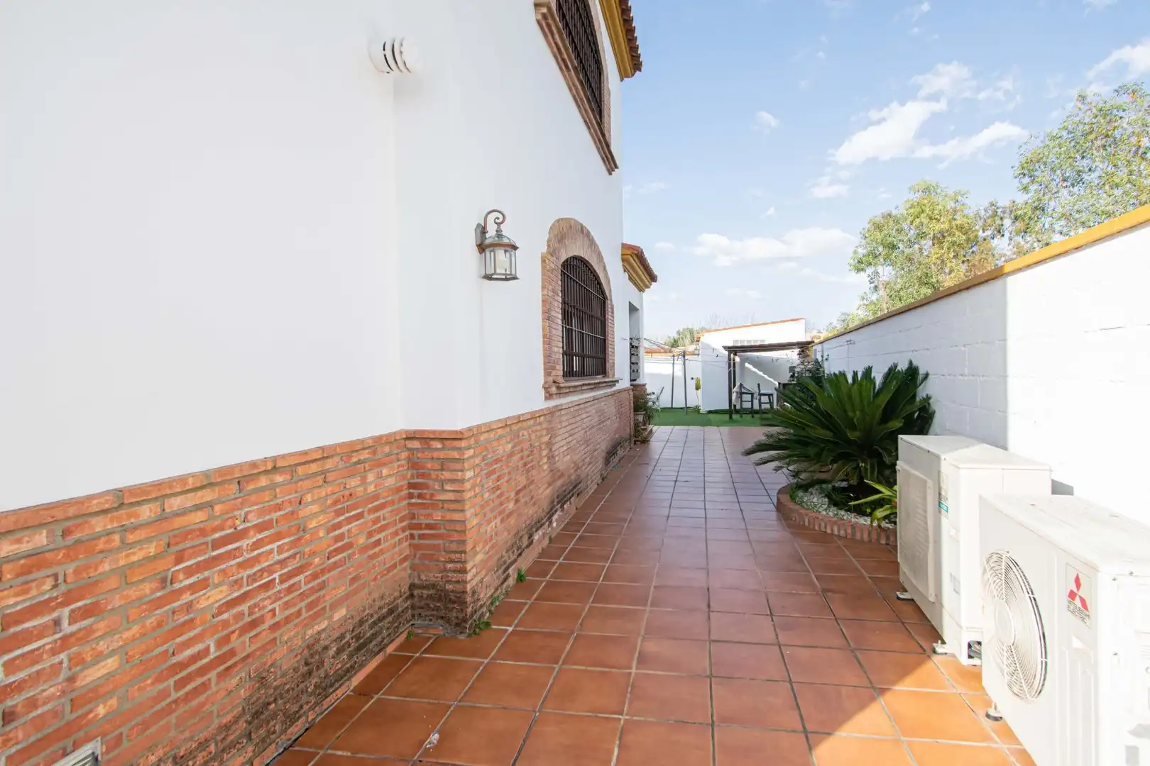 Jardí de Casa o xalet en venda en Alcalá de Guadaira amb Aire condicionat, Jardí privat i Piscina