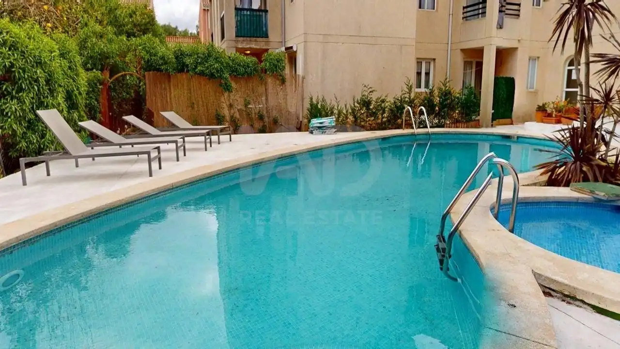 Schwimmbecken von Wohnung zum Verkauf in Pollença mit Klimaanlage, Terrasse und Schwimmbad