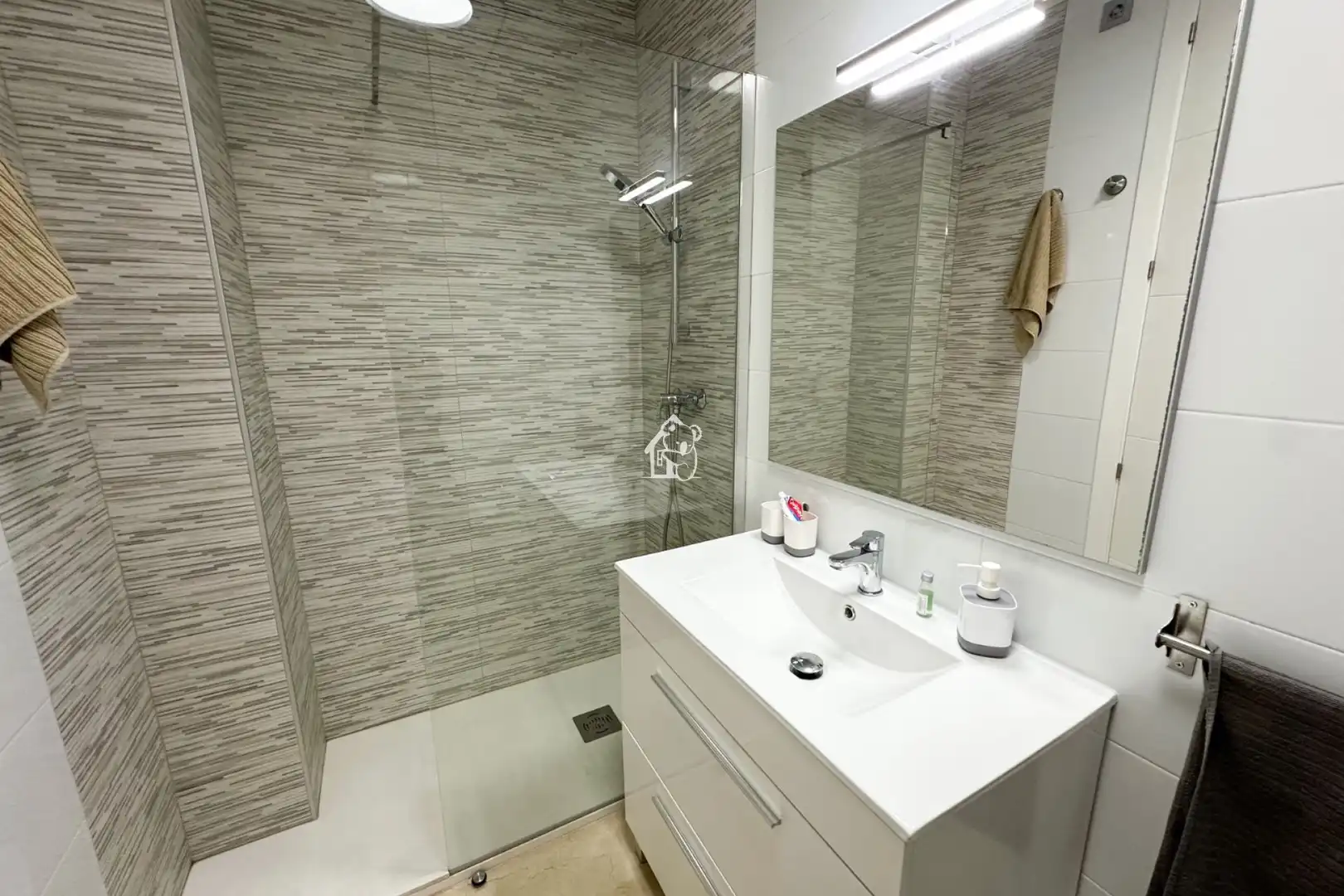Bathroom of Apartments for rent in Orihuela  with Air Conditioner, Terrace and Furnished