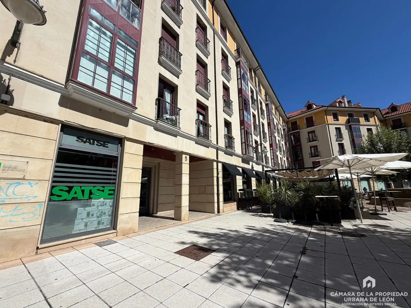 Vista exterior de Piso de alquiler en León Capital  con Trastero y Amueblado