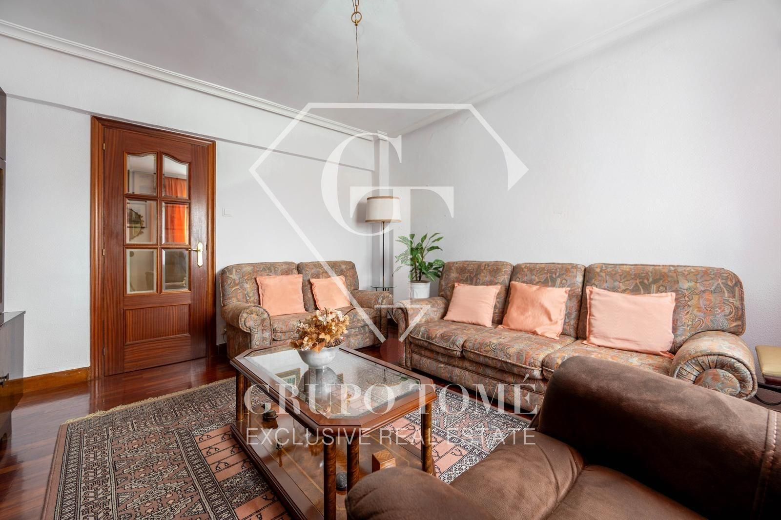 Living room of Flat for sale in Donostia - San Sebastián   with Terrace, Furnished and Balcony