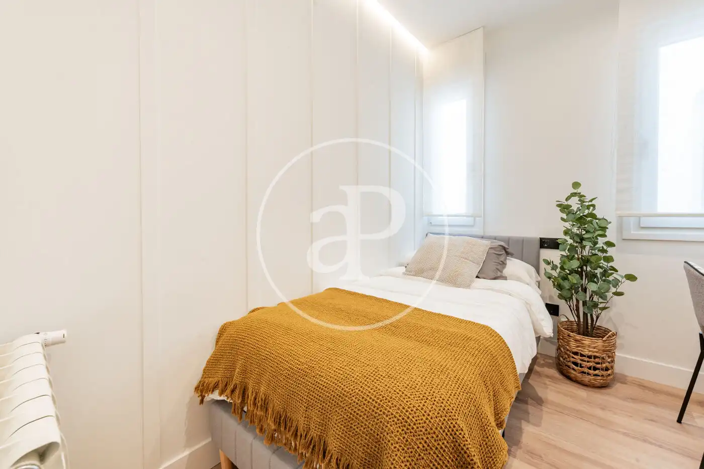 Bedroom of Flat for sale in Madrid  with Air Conditioner, Heating and Terrace