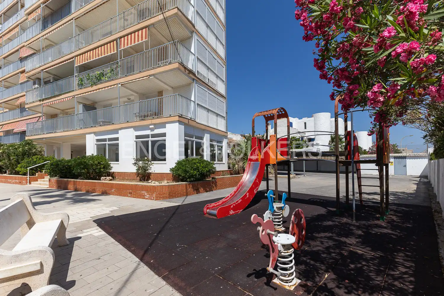 Vista exterior de Àtic de lloguer en Valencia amb Calefacció, Jardí privat i Balcó
