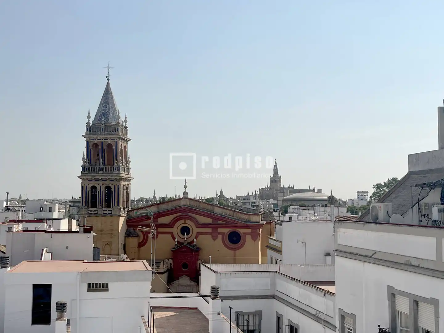 Vista exterior de Estudi de lloguer en Sevilla amb Aire condicionat, Calefacció i Terrassa