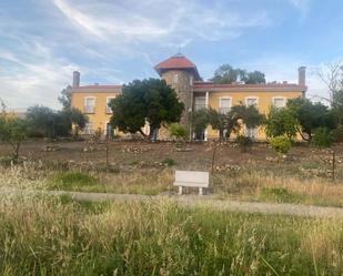 Vista exterior de Edifici en venda en Alía