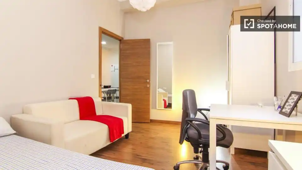 Habitación de Piso para compartir en Valencia con Aire acondicionado, Calefacción y Amueblado