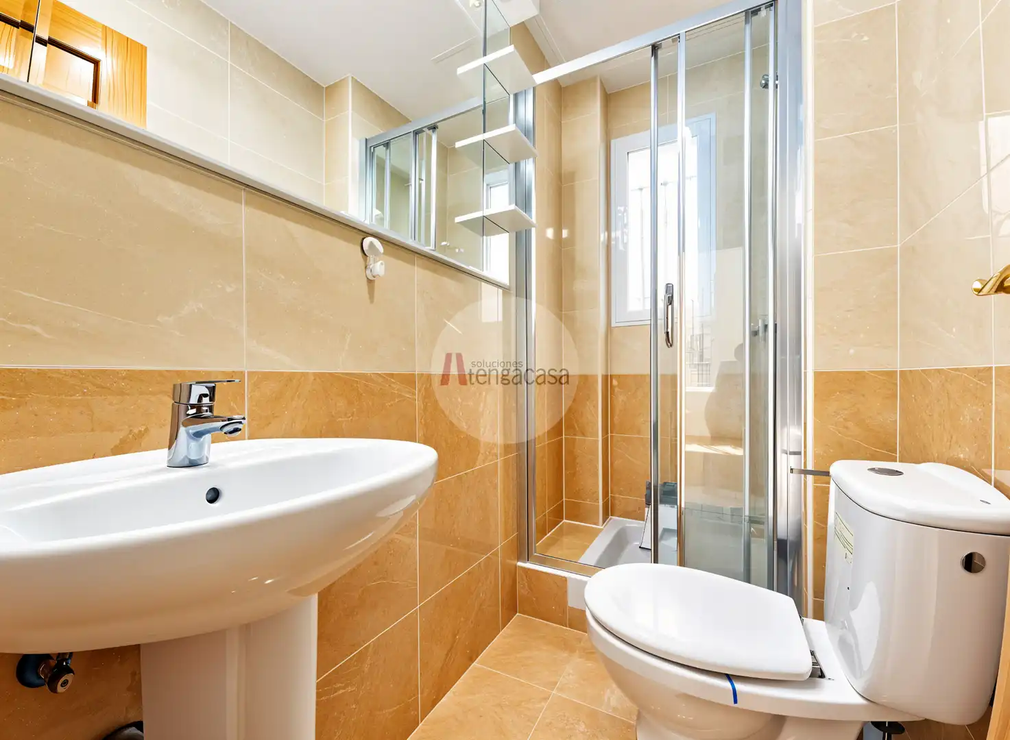 Bathroom of Flat for rent in Madrid  with Air Conditioner, Heating and Washing machine