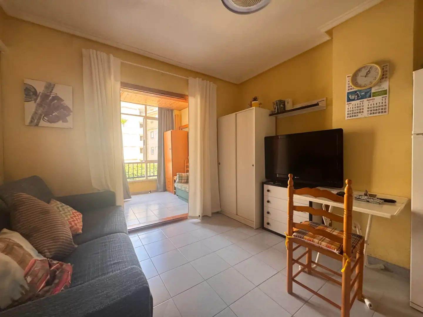 Sala d'estar de Estudi en venda en Torrevieja amb Aire condicionat, Moblat i Rentadora