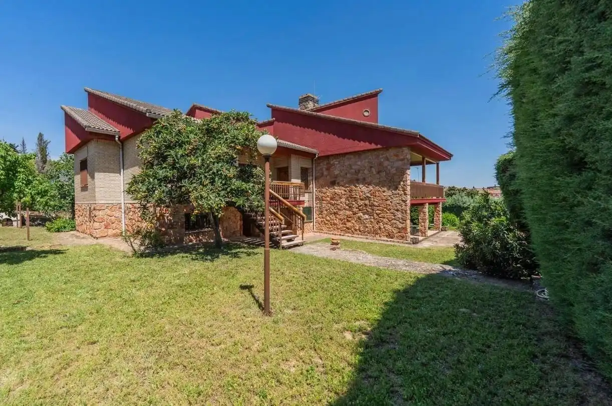 Exterior view of Houses for sale in El Molar (Madrid)  with Heating, Private garden and Terrace