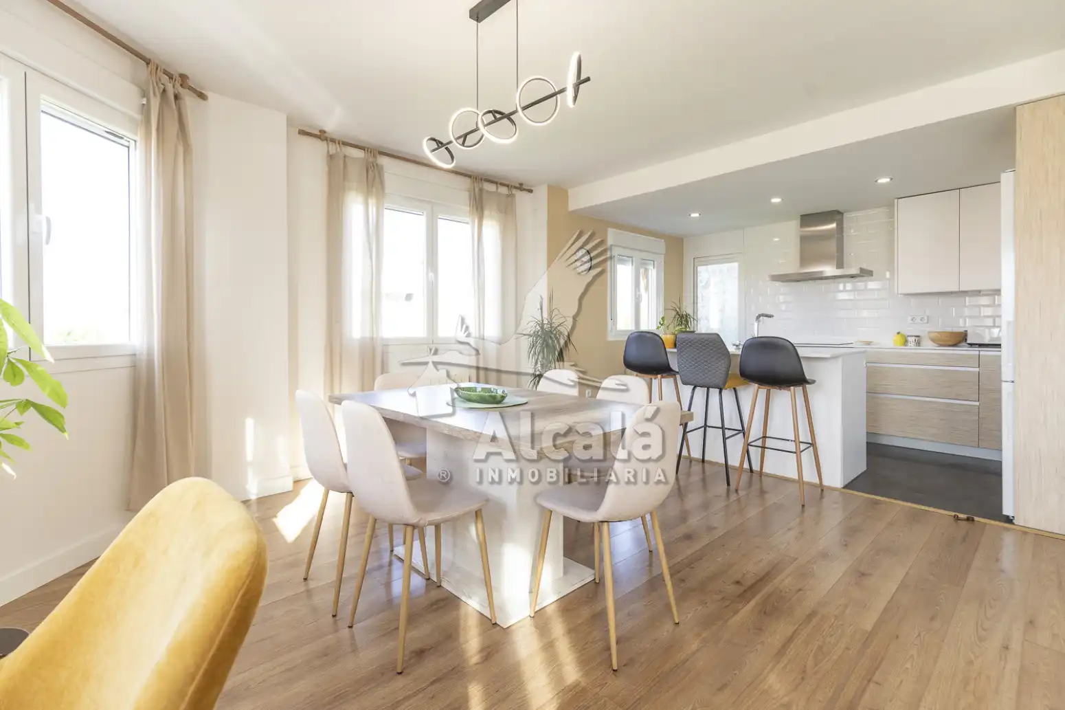 Comedor de Piso en venta en Alcalá de Henares con Aire acondicionado, Calefacción y Trastero
