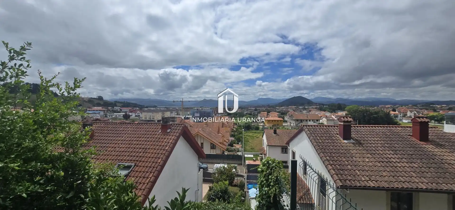 Vista exterior de Casa o chalet en venta en Argoños  con Calefacción, Jardín privado y Terraza
