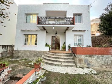 Casa con giardino in vendita a Calle Agustí Santacruz