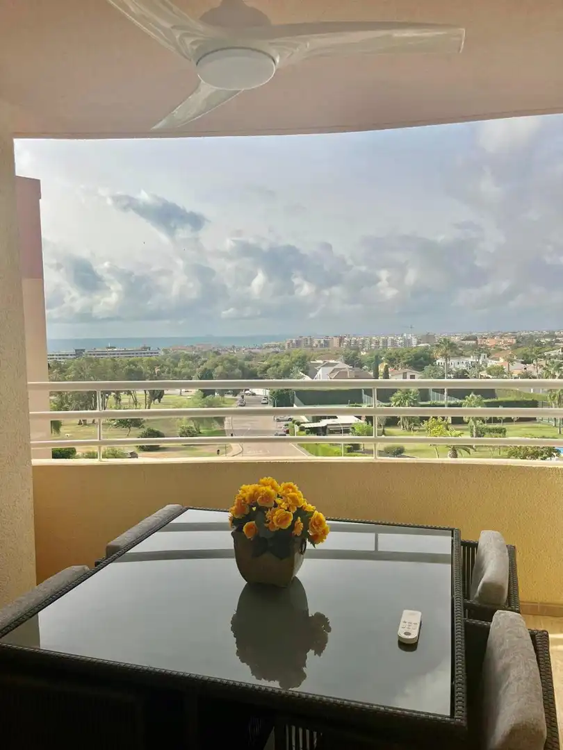Apartamento con piscina en alquiler en Orihuela Costa, imagen 2