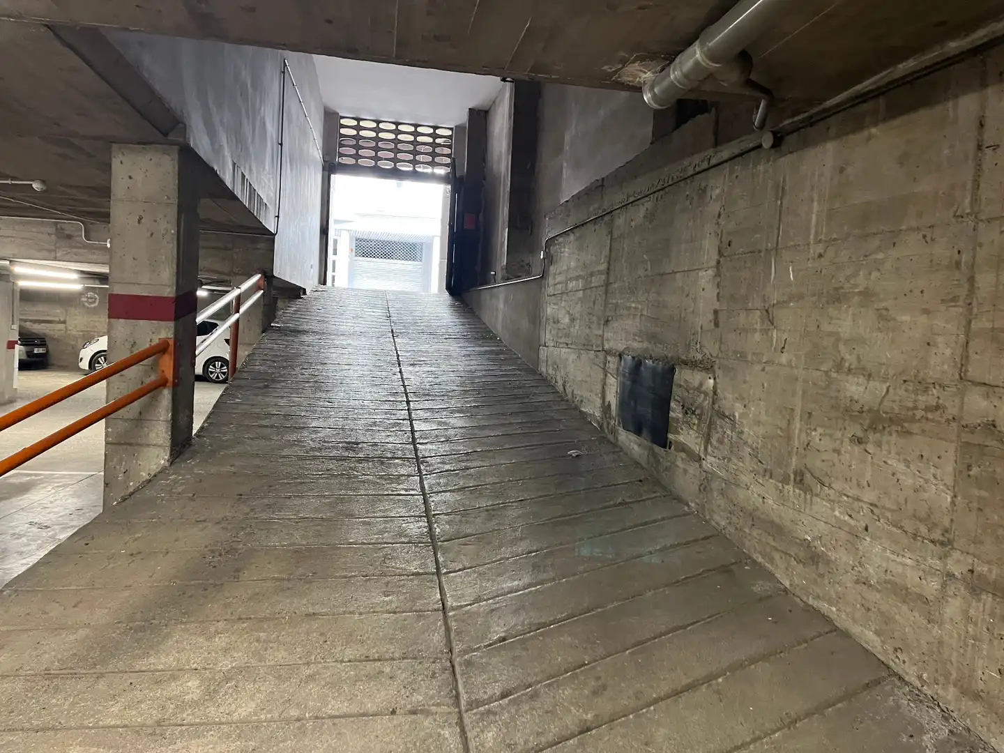 Garage zur Miete in Girona
