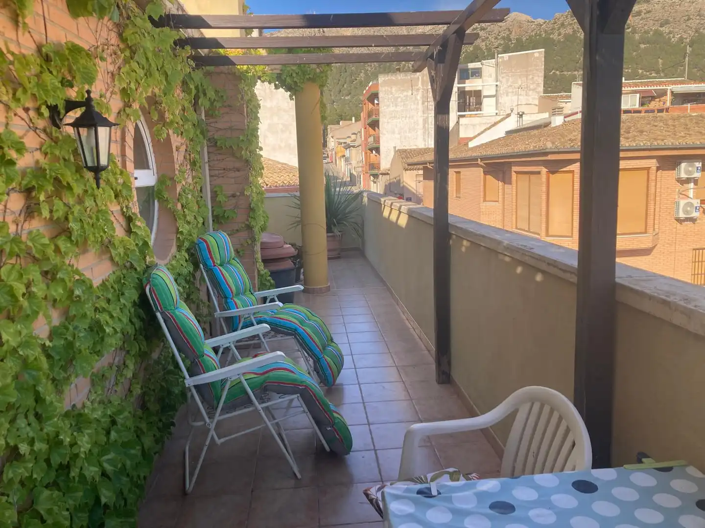 Terrassa de Casa adosada en venda en Villena amb Calefacció, Traster i Moblat