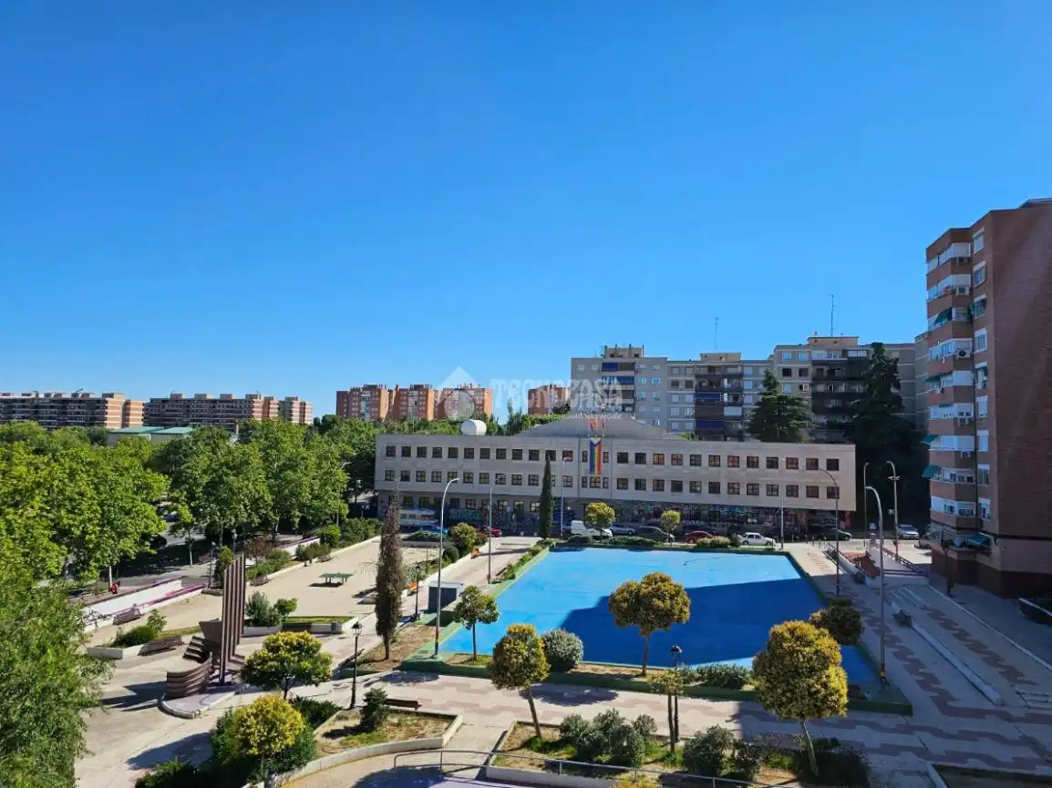 Außenansicht von Wohnung zur Miete in Alcorcón mit Klimaanlage, Heizung und Terrasse