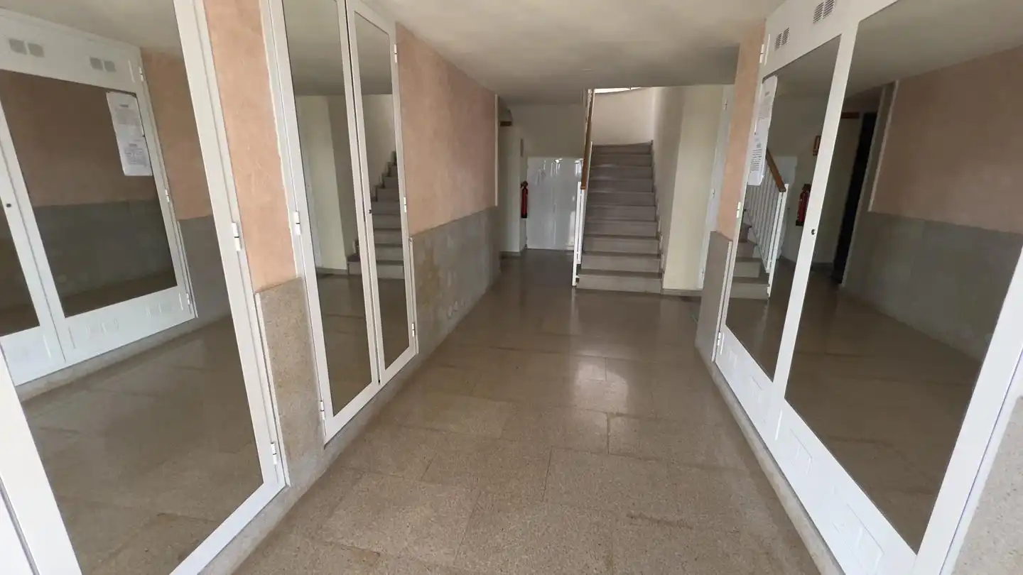 Erdgeschoss zum Verkauf in Torreblanca mit Klimaanlage, Privatgarten und Terrasse