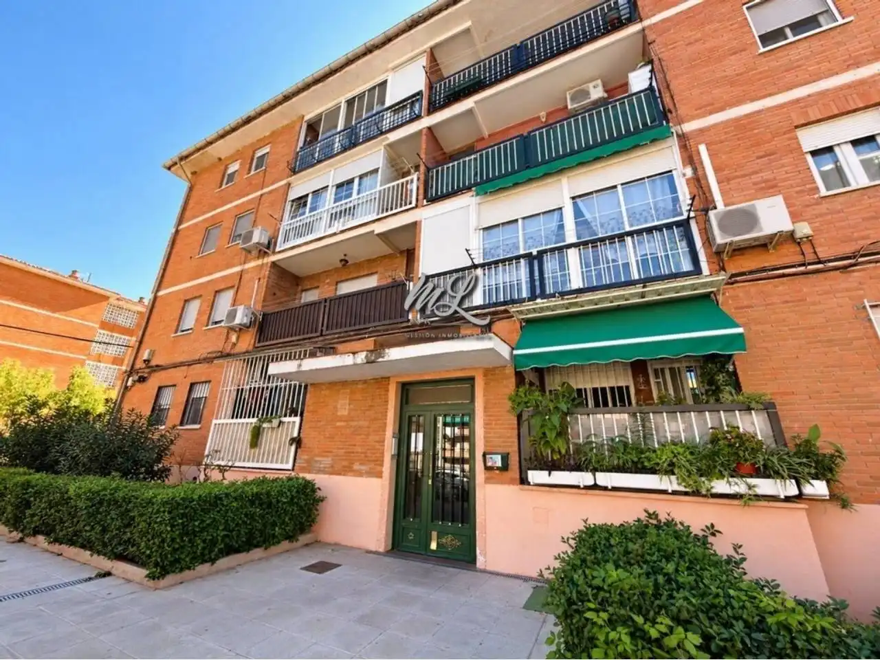 Vista exterior de Piso en venta en Santa María de Benquerencia
