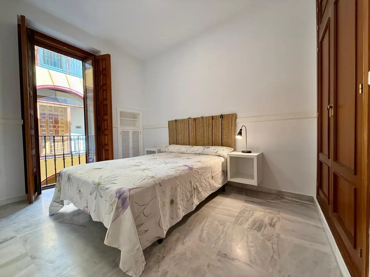 Bedroom of Flat for rent in Sevilla  with Air Conditioner, Heating and Furnished