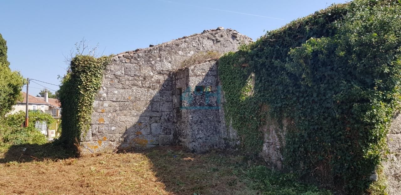 Vista exterior de Finca rústica en venda en Ourense Capital  amb Calefacció i Jardí privat