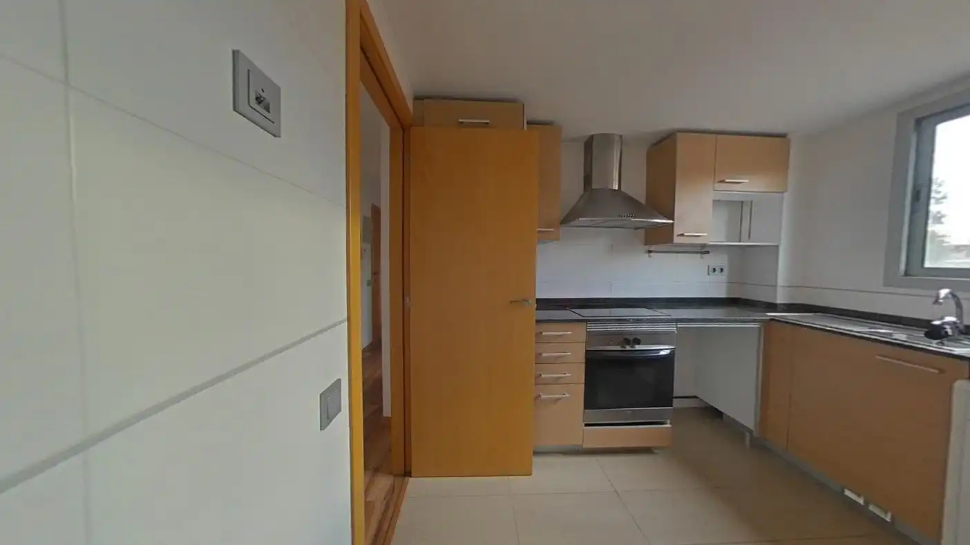 Cuina de Pis en venda en Viladecans amb Calefacció i Parquet