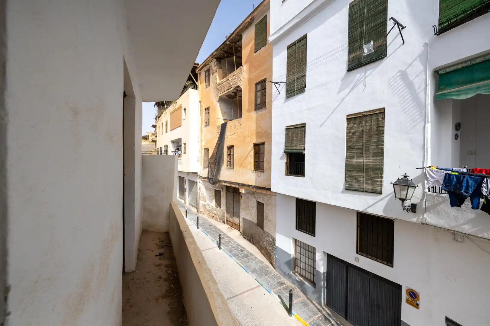 Vista exterior de Edificio en venta en Lanjarón