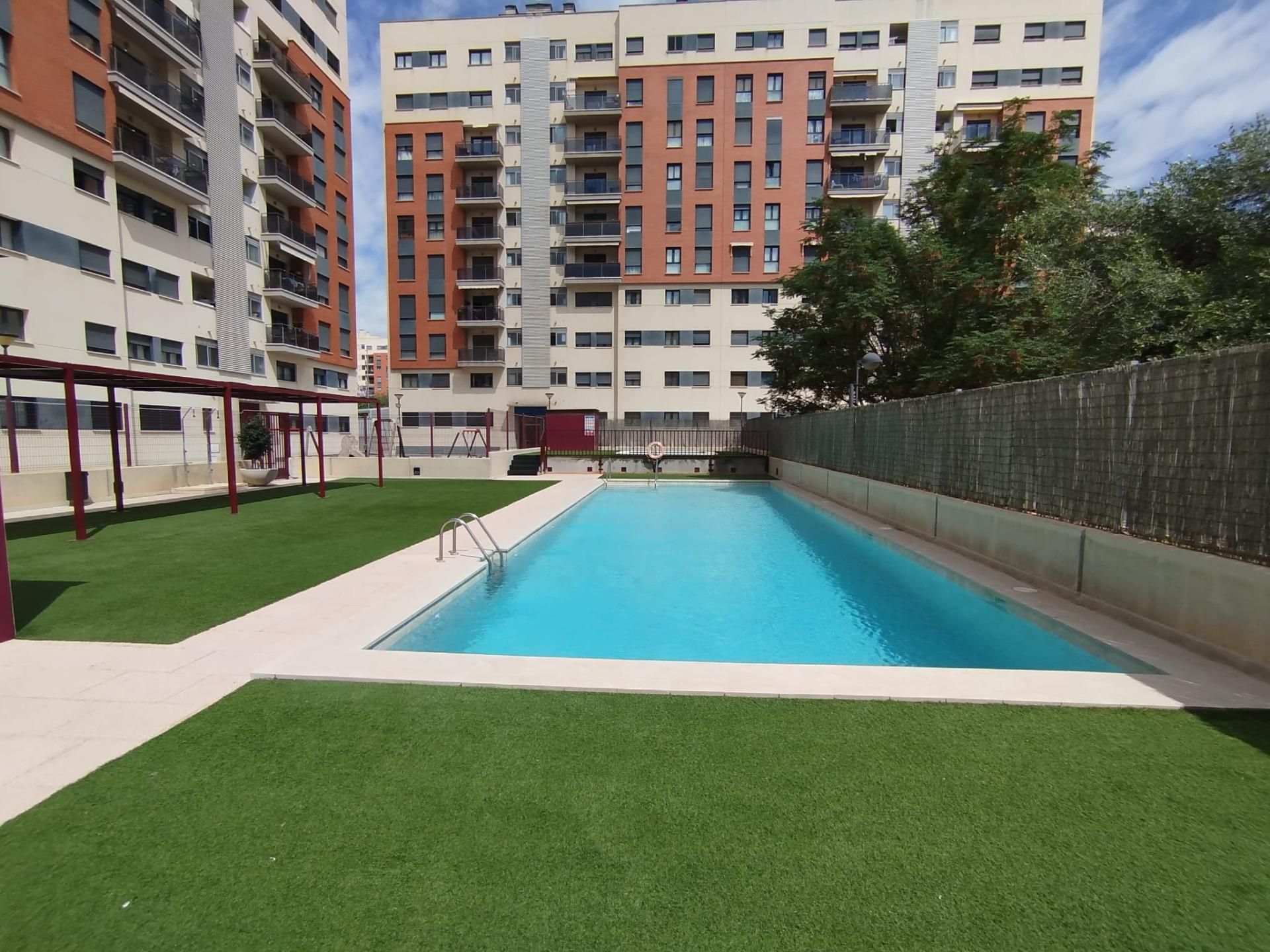 Piscina de Pis en venda en  Murcia Capital amb Aire condicionat, Calefacció i Jardí privat