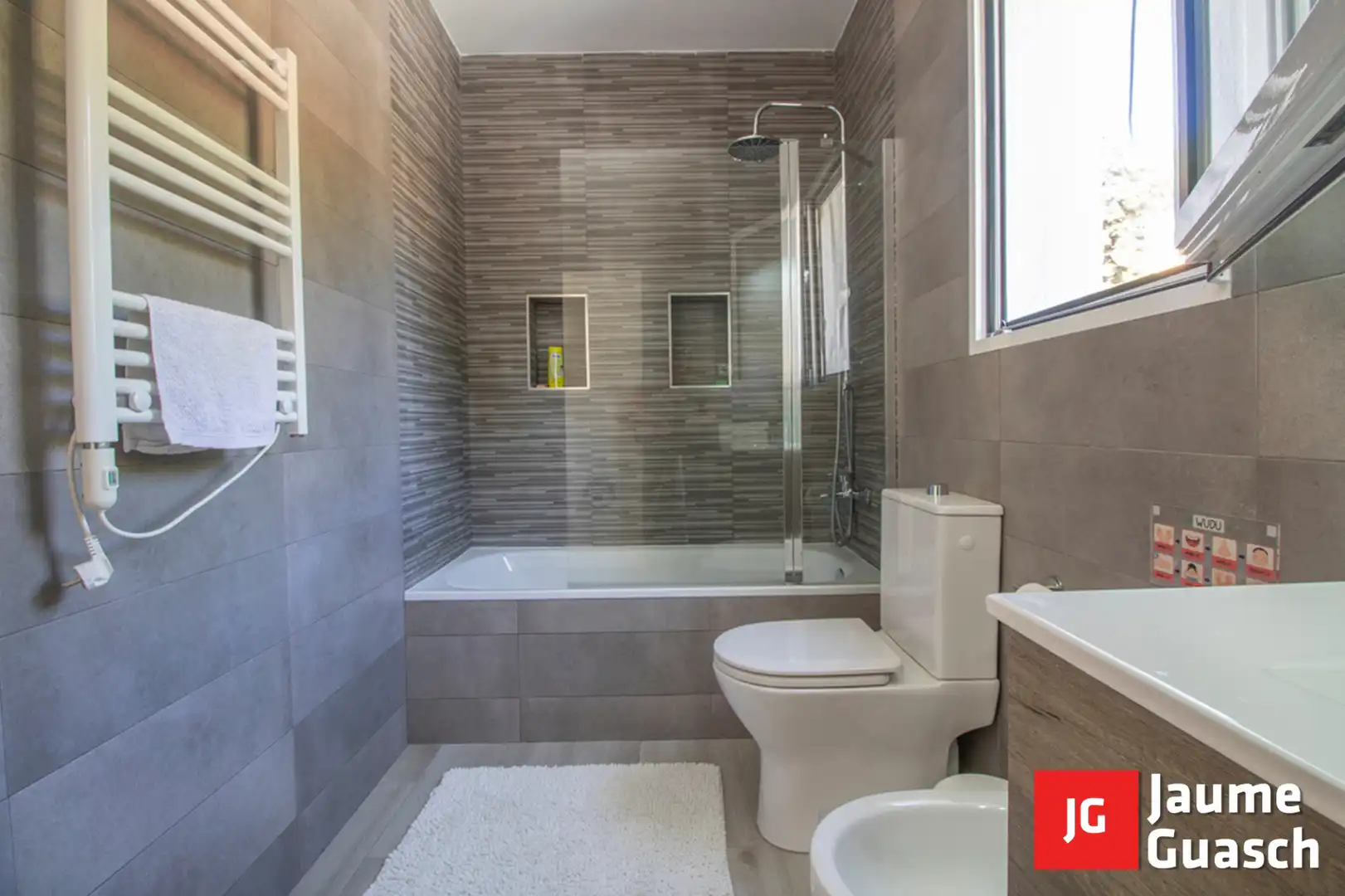 Bathroom of Detached homes for sale in La Pobla de Montornès    with Heating, Private garden and Parquet flooring