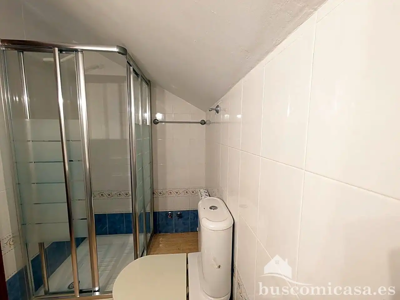 Badezimmer von Maisonette zum Verkauf in Linares mit Klimaanlage, Heizung und Abstellraum