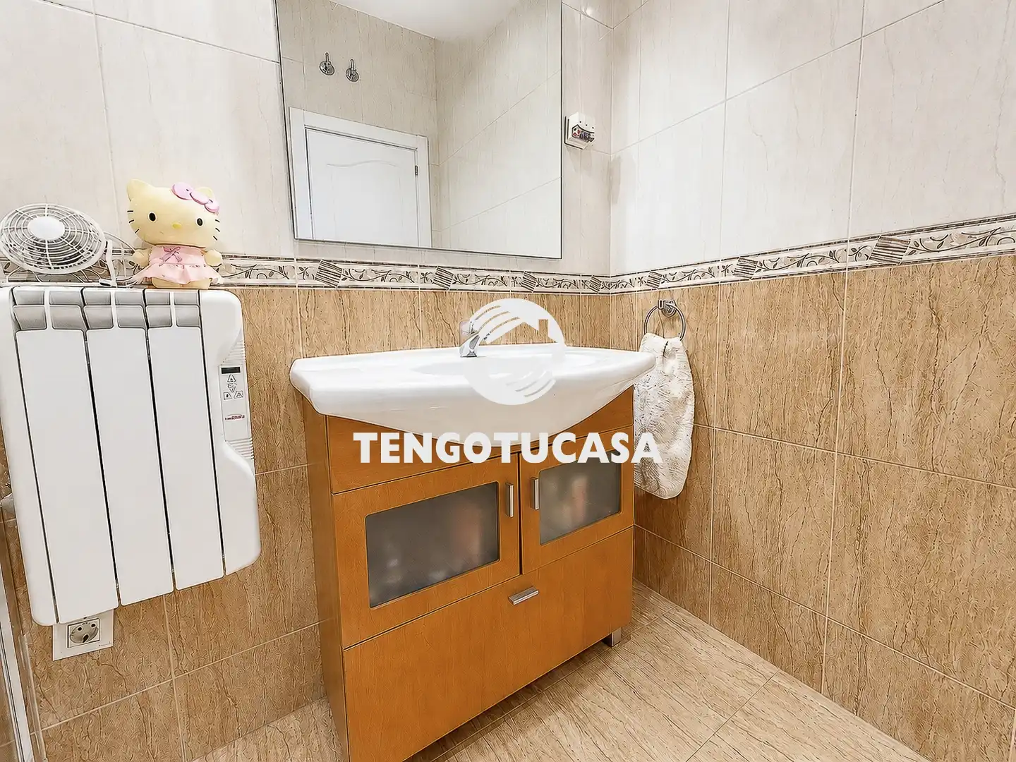 Bathroom of Flat for sale in Madrid