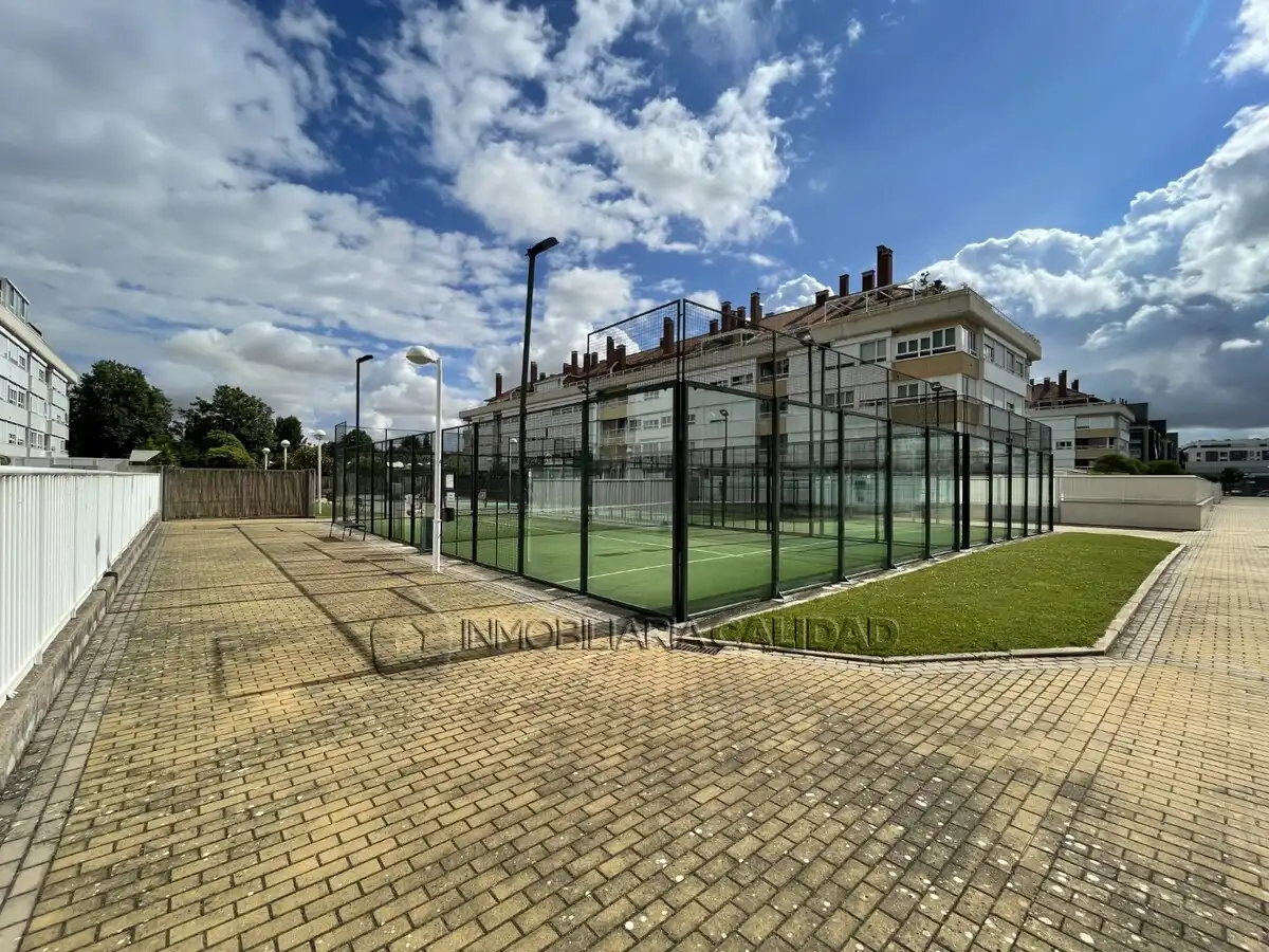 Außenansicht von Wohnung zur Miete in Burgos mit Heizung, Terrasse und Abstellraum