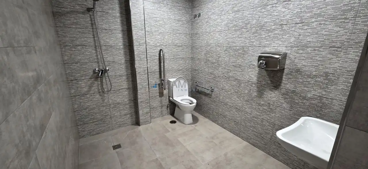 Baño de Nave industrial de alquiler en Mos