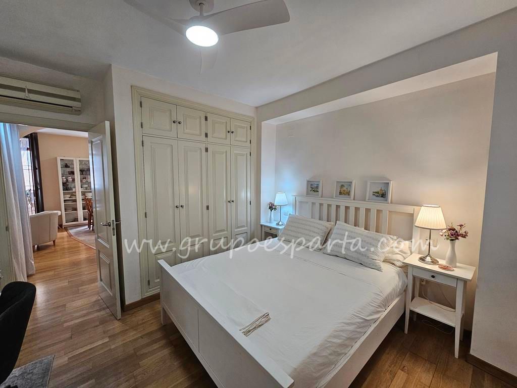 Bedroom of Apartment for sale in  Sevilla Capital  with Air Conditioner and Balcony