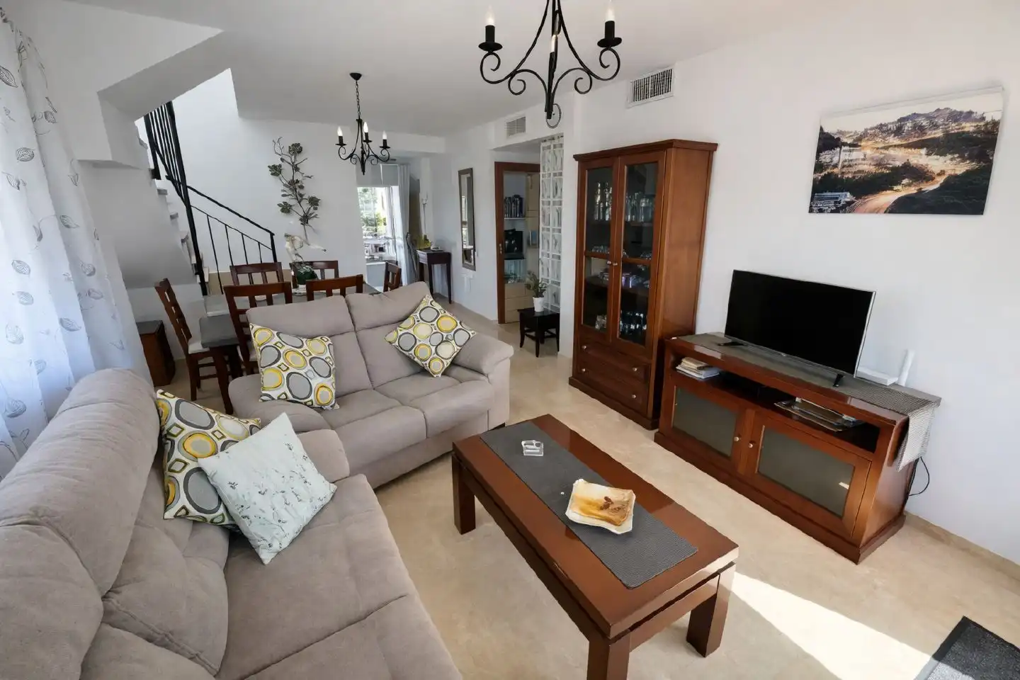 Detached house with pool for sale in Avenida Cañada Julián 10, imagen 2