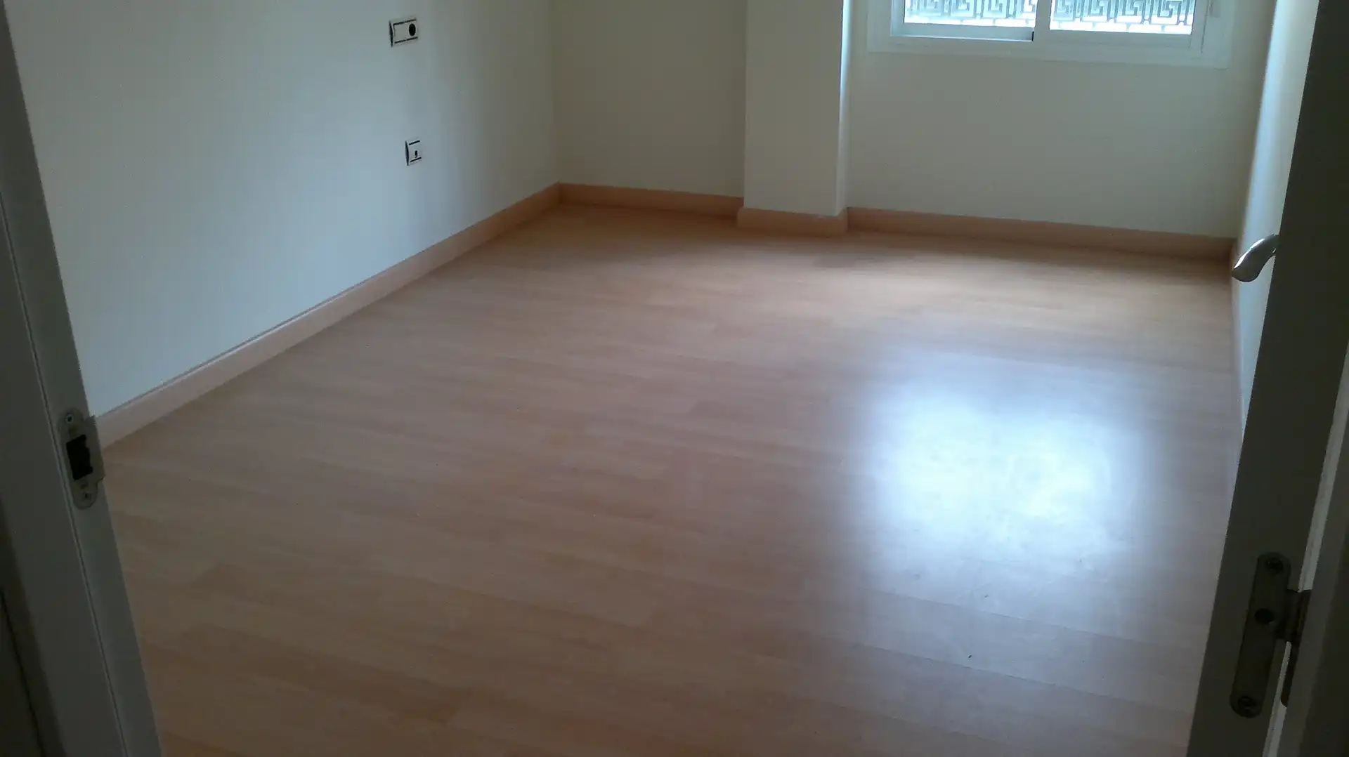 Erdgeschoss zum Verkauf in Dos Hermanas mit Parkett