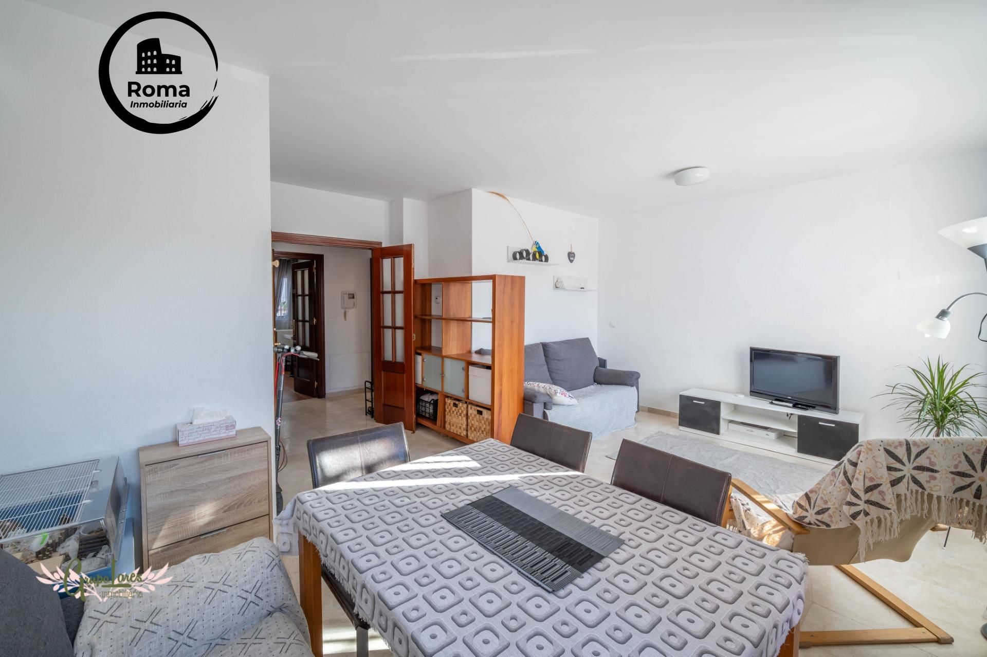 Living room of Flat for sale in  Granada Capital  with Heating and Balcony