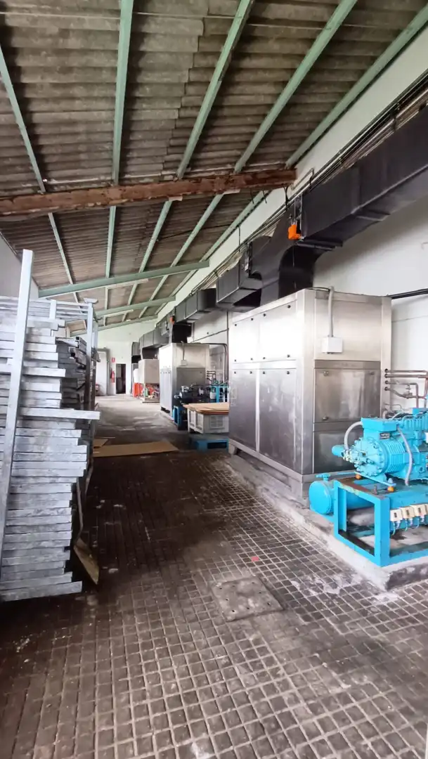 Küche von Fabrikhallen zum Verkauf in Tineo