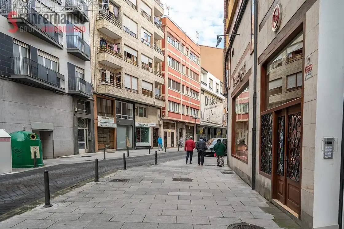 Vista exterior de Piso en venta en Torrelavega  con Calefacción y Balcón